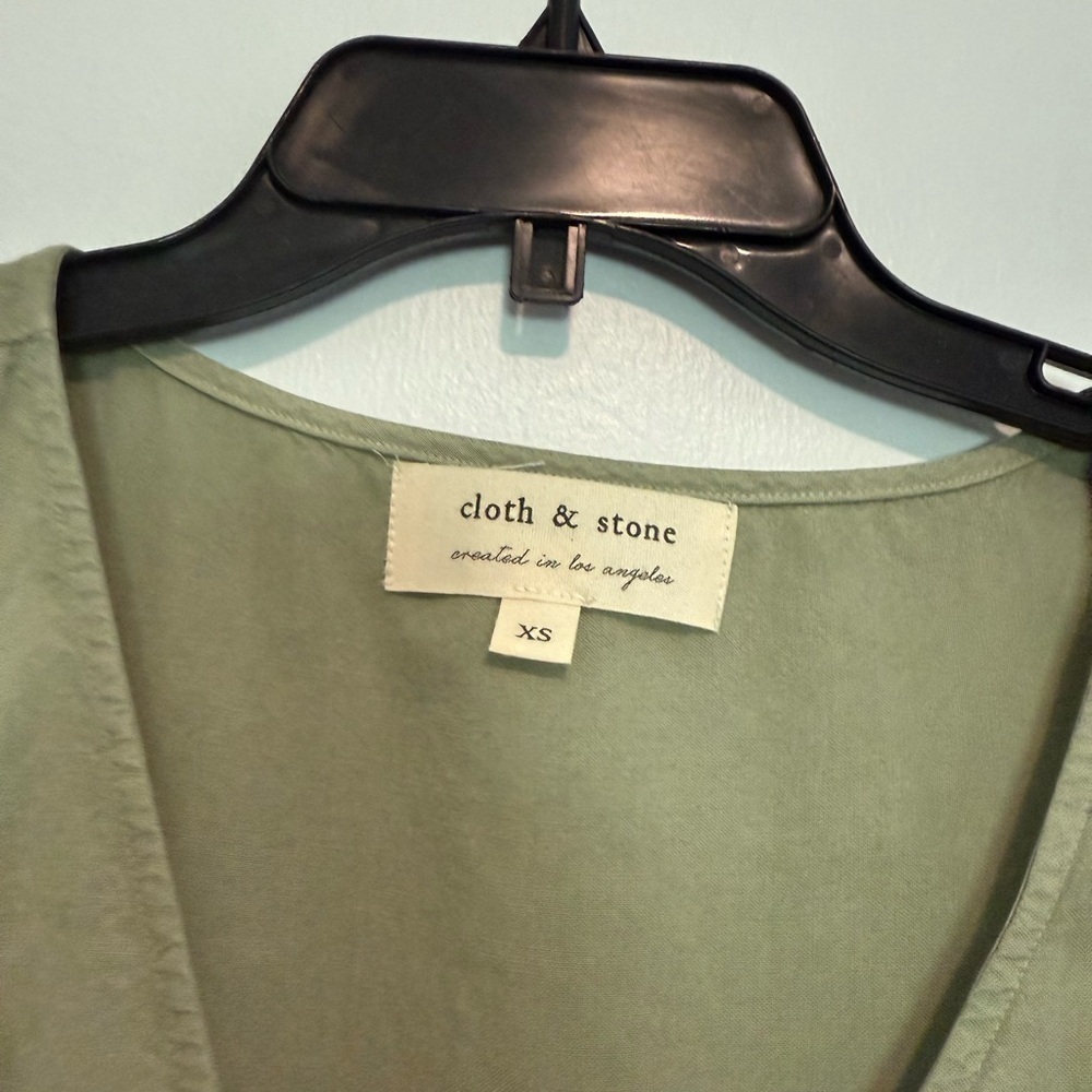 Cloth & Stone Matcha Maxi Dress Smocked Size XS Sleeveless Button Front - Picture 3 of 6